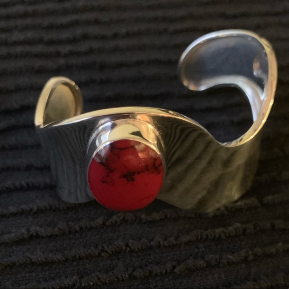 Crafted of .925 Silver Bracelet with Red Coral Gem - Picture 3 of 3